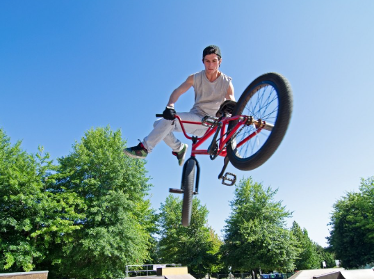 tips-jaga-keseimbangan-saat-bermanuver-dengan-bmx