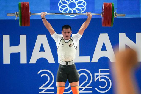 Atlet Angkat Besi Indonesia Pecahkan Rekor Dunia 2026